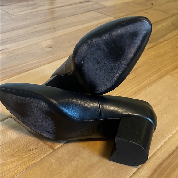 Cole Haan Black Leather Heels chunky heel 
Quiet luxury Holiday wedding - Picture 6 of 9